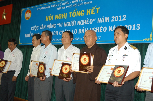 126 млрд донгов предоставлены Фонду ради малоимущих людей города Хошимина